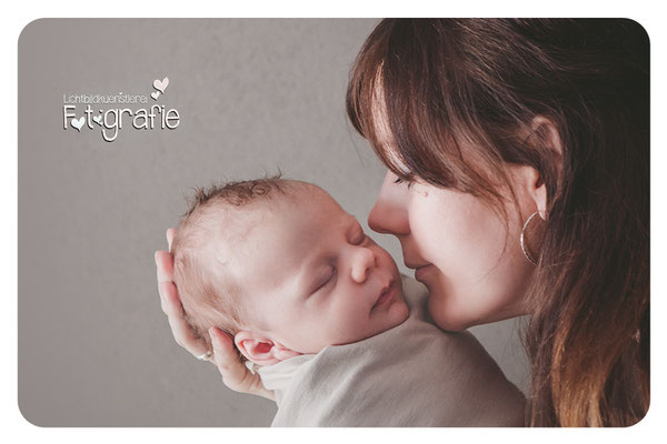 Neugeborenenfotos Homestory Lifestyle Fotografie Reportage Familienfotografie Photography Zwickau Hebamme Lichtbildkuenstlerei Daniela Rettke Hochzeit Kinderbilder Geschwisterfotos Chemnitz Zittau Erfurt Jena Leipzig Gera Dresden Bautzen Newborn Baby