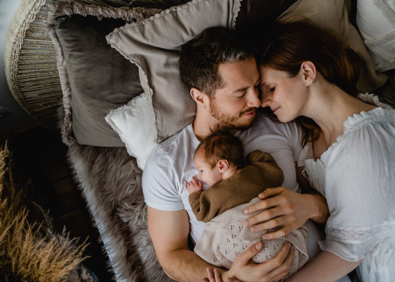 Familienfotos-Babyfoto-Fotograf-Zwickau-Chemnitz-Leipzig-Fotostudio-Neugeborenenshooting-Loftstudio-Newborn