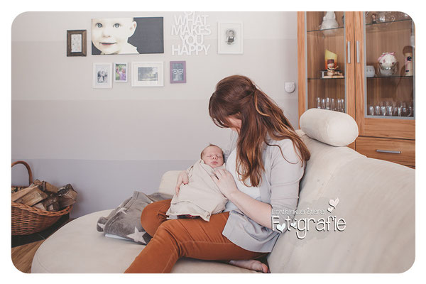 Neugeborenenfotos Homestory Lifestyle Fotografie Reportage Familienfotografie Photography Zwickau Hebamme Lichtbildkuenstlerei Daniela Rettke Hochzeit Kinderbilder Geschwisterfotos Chemnitz Zittau Erfurt Jena Leipzig Gera Dresden Bautzen Newborn Baby