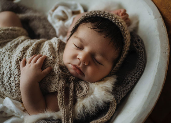 Familienfotos-Babyfoto-Fotograf-Zwickau-Chemnitz-Leipzig-Fotostudio-Neugeborenenshooting-Loftstudio-Newborn