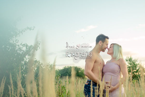 Babybauch Fotografie Schwangerschaft Zwickau Familienshooting Kinderbilder Fotograf Daniela Rettke Hebamme Lichtbildkünstlerei Lichtbildkuenstlerei