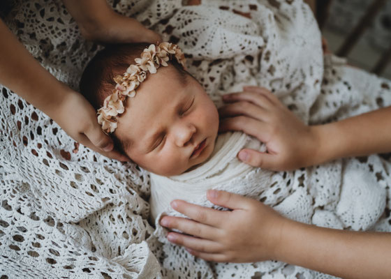 Familienfotos-Babyfoto-Fotograf-Zwickau-Chemnitz-Leipzig-Fotostudio-Neugeborenenshooting-Loftstudio-Newborn