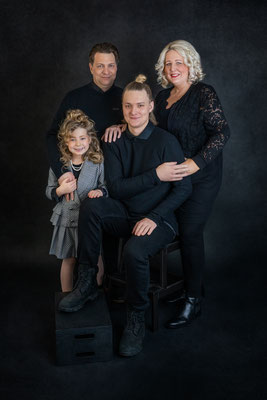 Familienfotos-Babybauchfotos-Fotograf-Zwickau-Chemnitz-Leipzig-fineart-Schwangerschaftsshooting-portrait-Zitt