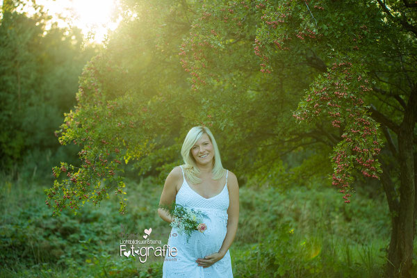 Babybauch Fotografie Schwangerschaft Zwickau Familienshooting Kinderbilder Fotograf Daniela Rettke Hebamme Lichtbildkünstlerei Lichtbildkuenstlerei