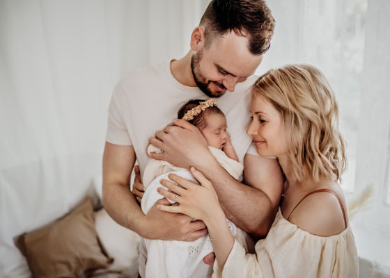 Familienfotos-Babyfoto-Fotograf-Zwickau-Chemnitz-Leipzig-Fotostudio-Neugeborenenshooting-Loftstudio-Newborn