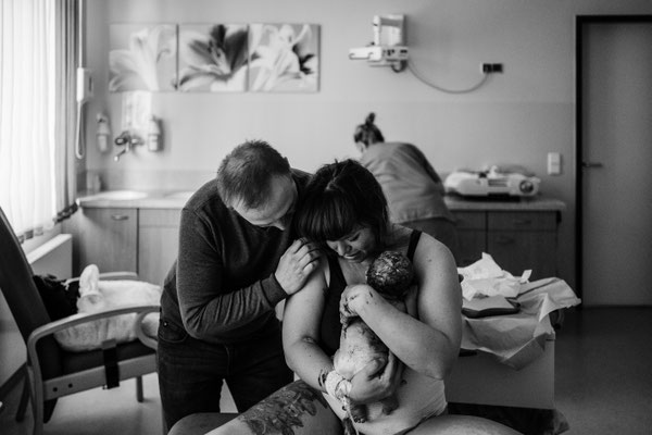Geburtsfotograf, Geburtsdoku, Hausgeburt, Wochenbettfotografie, 48 fresh, Klinik Krankenhaus Zwickau, Zittau, Chemnitz, Erzgebirge, Hebamme 