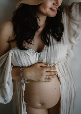 Familienfotos-Babybauchfotos-Fotograf-Zwickau-Chemnitz-Leipzig-Fotostudio-Schwangerschaftsshooting-Bohoshooting-Zittau