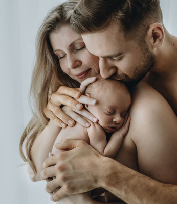 babybauchshooting,familienshooting,babyfotos,neugeborenenshooting,Zwickau,chemnitz,leipzig,authentisch,Schwangerschaftsfoto,familienfotograf