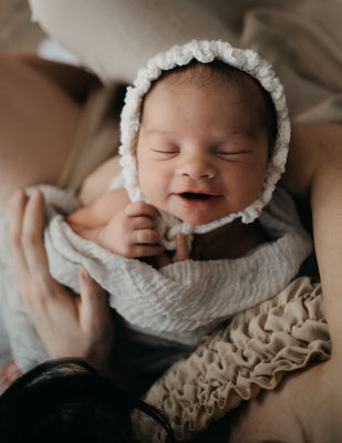 Familienfotos-Babyfoto-Fotograf-Zwickau-Chemnitz-Leipzig-Fotostudio-Neugeborenenshooting-Loftstudio-Newborn