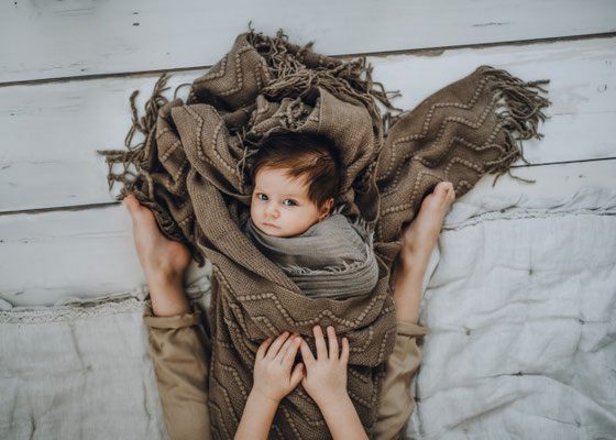 Familienfotos-Babyfoto-Fotograf-Zwickau-Chemnitz-Leipzig-Fotostudio-Neugeborenenshooting-Loftstudio-Newborn