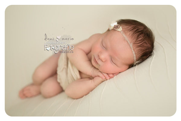 Baby Neugeborenenfotografie Fotografie Schwangerschaft Zwickau Familienshooting Kinderbilder Fotograf Daniela Rettke Hebamme Lichtbildkünstlerei Lichtbildkuenstlerei