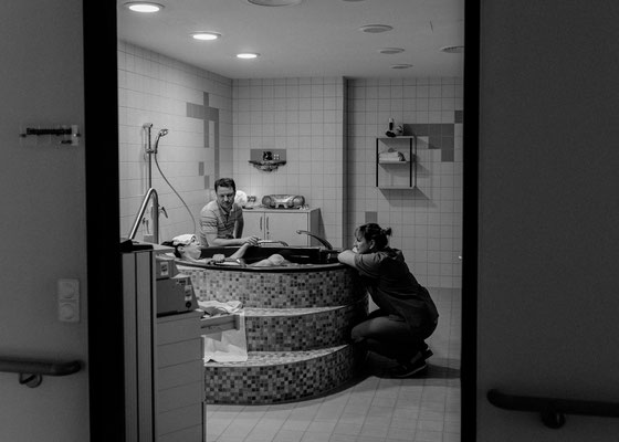 Geburtsfotograf, Geburtsdoku, Hausgeburt, Wochenbettfotografie, 48 fresh, Klinik Krankenhaus Zwickau, Zittau, Chemnitz, Erzgebirge, Hebamme 