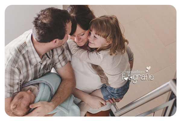 Neugeborenenfotos Homestory Lifestyle Fotografie Reportage Familienfotografie Photography Zwickau Hebamme Lichtbildkuenstlerei Daniela Rettke Hochzeit Kinderbilder Geschwisterfotos Chemnitz Zittau Erfurt Jena Leipzig Gera Dresden Bautzen Newborn Baby