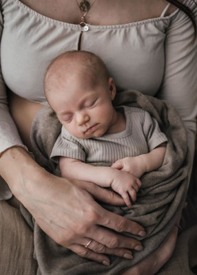 Babyfoto-Fotograf-Zwickau-Chemnitz-Leipzig-Fotostudio-Neugeborenenshooting-Bohoshooting-Zittau-Lichtbildkuenstlerei