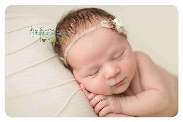 Baby Neugeborenenfotografie Fotografie Schwangerschaft Zwickau Familienshooting Kinderbilder Fotograf Daniela Rettke Hebamme Lichtbildkünstlerei Lichtbildkuenstlerei