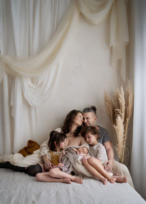 Familienfotos-Babyfoto-Fotograf-Zwickau-Chemnitz-Leipzig-Fotostudio-Neugeborenenshooting-Loftstudio-Newborn