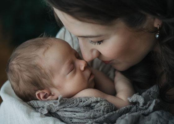 Familienfotos-Babyfoto-Fotograf-Zwickau-Chemnitz-Leipzig-Fotostudio-Neugeborenenshooting-Loftstudio-Newborn