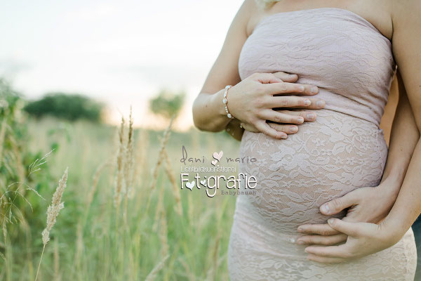 Neugeborenenfotos Homestory Lifestyle Fotografie Reportage Familienfotografie Photography Zwickau Hebamme Lichtbildkuenstlerei Rettke Hochzeit Kinderbilder Geschwisterfotos Chemnitz Zittau Erfurt Jena Leipzig Dresden Bautzen Newborn Baby Schwangerschaft