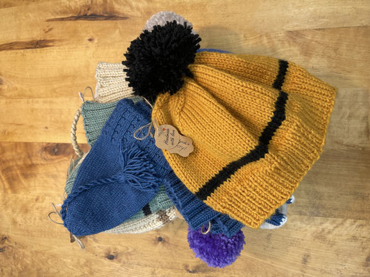 Handgestricktes: Mützen, Schals, Kragenschals, Pulswärmer, Stirnband, Waschlappen - www.nicolettas-welt.ch