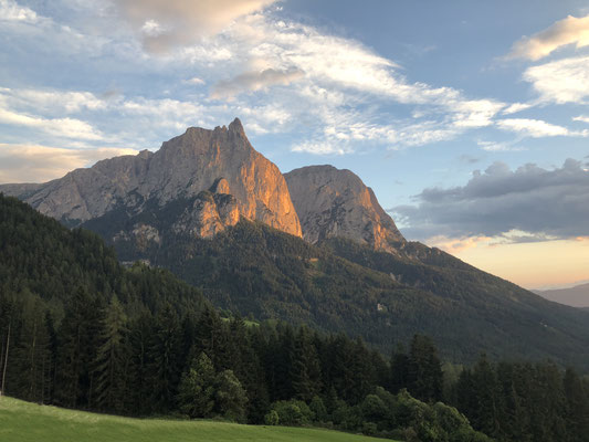 Schlern, begrenzt die Seiser Alm nach Westen zum Eisacktal hin