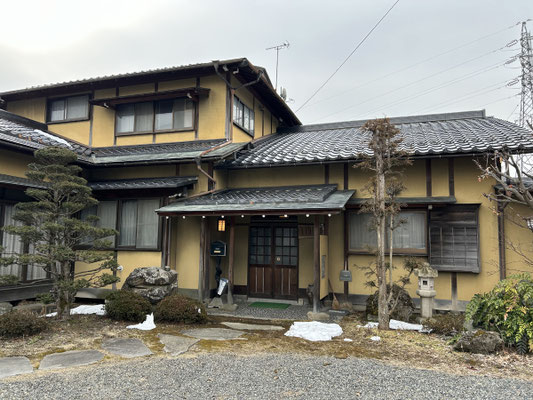改修前の外観　数寄屋風の立派な構え