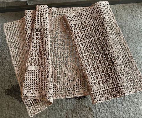Gisela: Tischläufer, gehäkelt, 40x120 cm