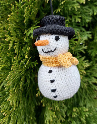 Ingrid, "Schneemann", gehäkelt