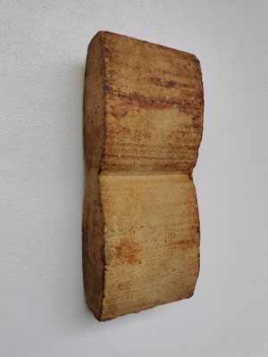 Petit torse,  Acryl auf Gips auf Pappe, 2022 - 36,7 x 15,5 x 7,7 cm