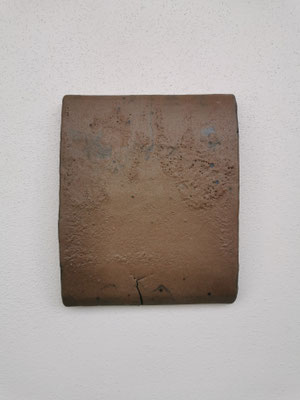 Torso . 2023 - Keramik . 26 x 21,2 x 4 cm