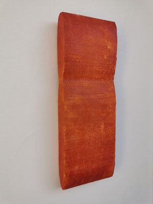 Veneti 3, Acryl auf Gips auf Pappe, 2022 - 68 x 23 x 8,5 cm
