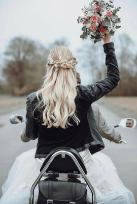 Brautstyling in Münster, Borken, Coesfeld, Steinfurt und Warendorf – natürliches Braut-Make-up und elegantes Hairstyling für den Hochzeitstag