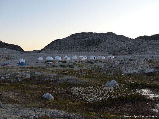 Grönland - Zeltcamp im Fjord Qalerallit Imaa