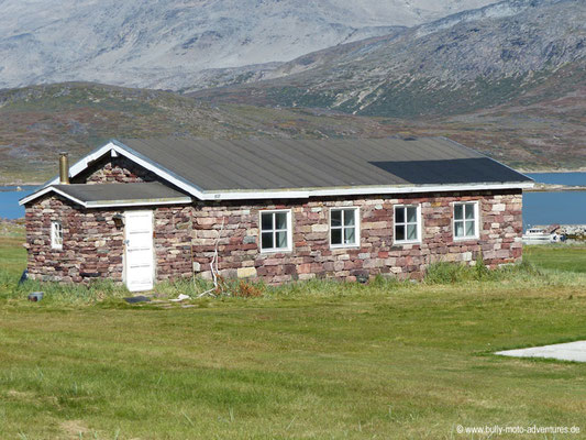 Grönland - Igaliku - Haus aus Steinen der Ruinen