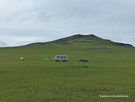 Mongolei - Zelten zwischen Rindern und Pferden