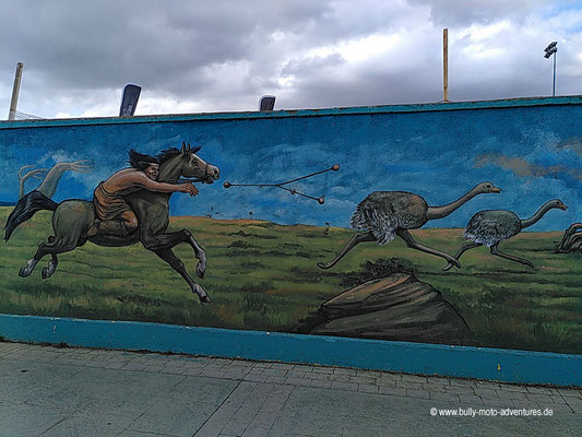 Chile - Puerto Natales - Wandmalerei - Ureinwohner Aónikenk und Kawéskar