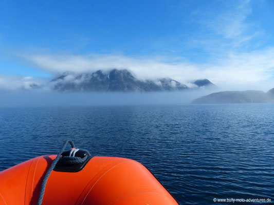 Grönland - nebel- und wolkenverhangener Tasermiut Fjord