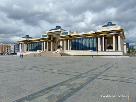 Mongolei - Ulaanbaatar - Sükhbaatar Platz - Parlamentsgebäude