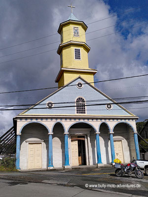 Chile - Insel Chiloé - Chonchi - Holzkirche in Chonchi