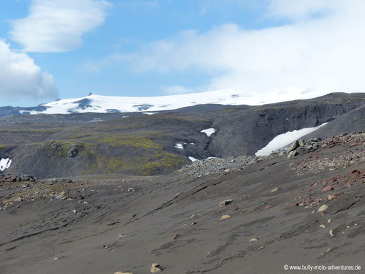 Island - Fimmvörðuháls - Etappe 2 - Fimmvörðuskáli nach Skógafoss - Blick auf Eyjafjallajökull