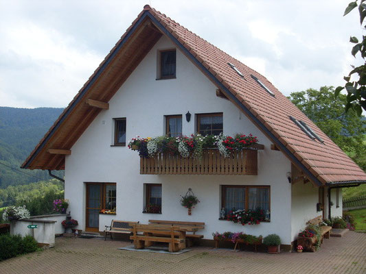 Das Nebengebäude "Leibgeding" mit zwei Ferienwohnungen