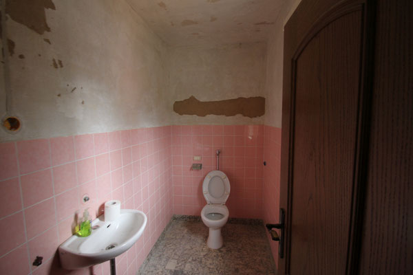 Duschbad vor der Sanierung