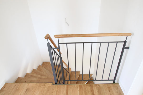 Zweiholmtreppe mit Eichstufen
