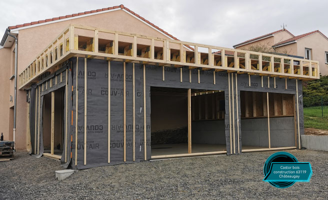 Garage sur mesure en cours de montage (auto construction Orcines 63)
