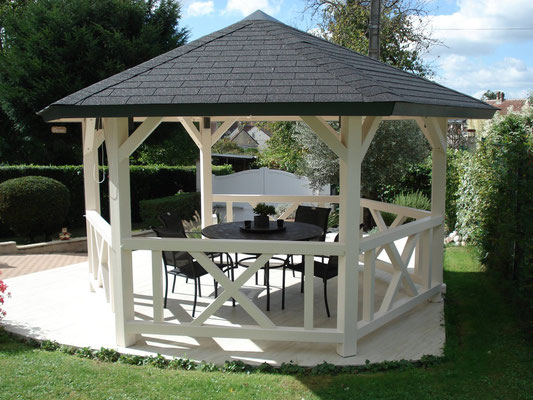Kiosque Betty 9.90m², poteaux  120 x 120 mm en contre collé (Peinture réalisée par le client)