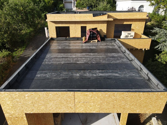 Maison ossature bois sur mesure  en cours de montage ( Clermont fd 63)