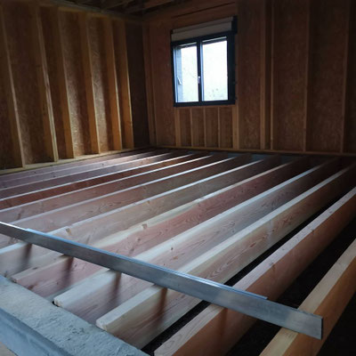 Pose d'un plancher bois de douglas 