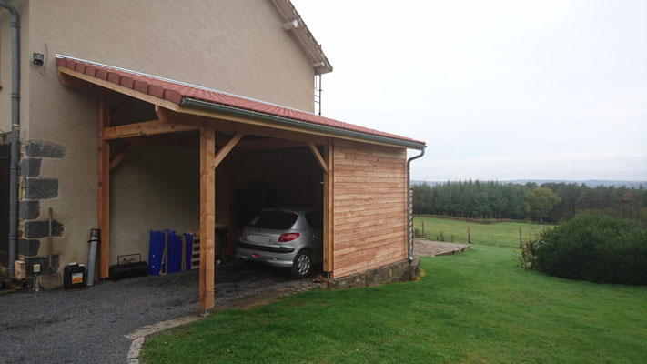 Abris voiture ( pariou)+bardage mélèze .