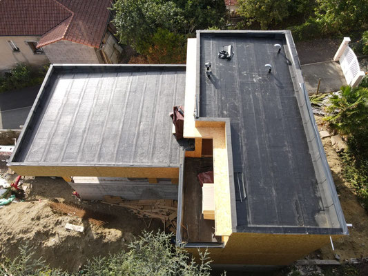Maison ossature bois sur mesure  en cours de montage ( Clermeont fd 63)