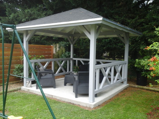 Kiosque Betty 9m², poteaux 120 x 120 mm en contre collé