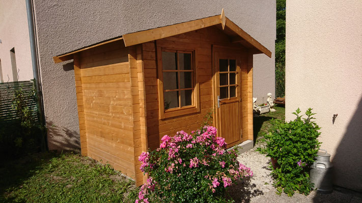 Abris Klara 4.7 m² traité brun madriers 28 mm